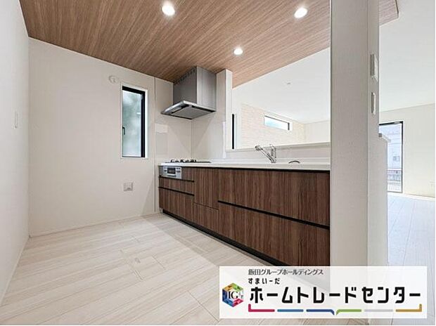 ◆人気の対面式キッチン。お食事の準備をしながらでもご家族とのコミュニケーションを楽しめます♪ぜひご見学の際にはキッチンに立ち、生活をイメージしてください。