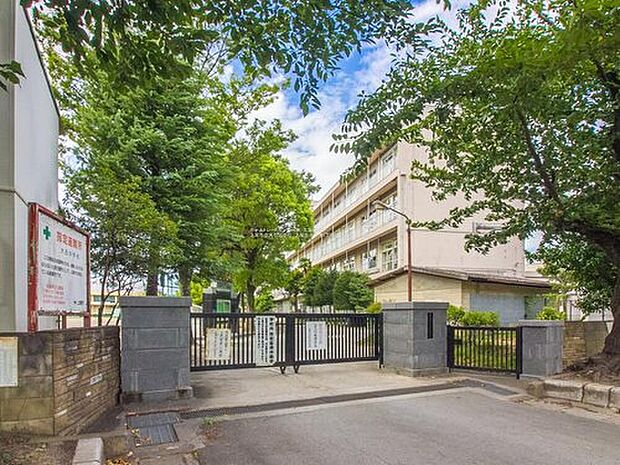 上尾市立大石中学校（約950m）