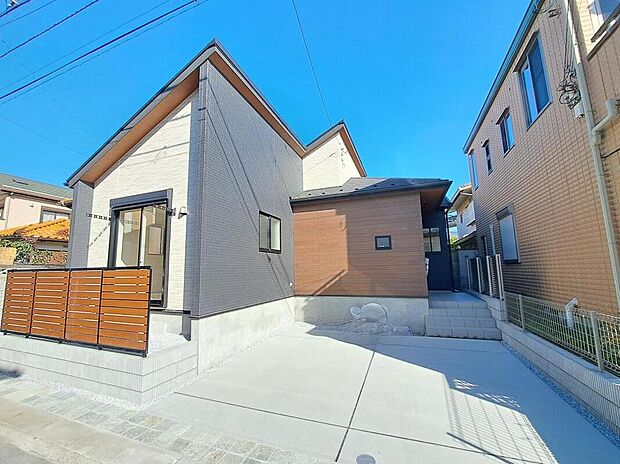 【現地外観写真】◆休日にご家族揃ってご見学はいかがでしょうか♪実際の現地を見てみると図面などではわからない、新たな発見もありますのでまずはお気軽にお問い合わせください♪