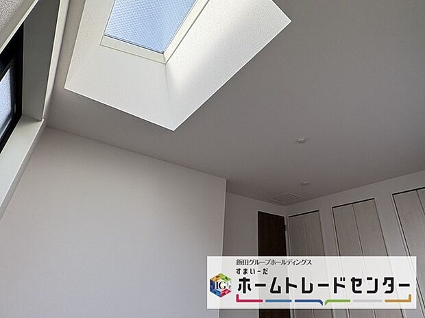 【リビングルーム】◆LDKはご家族みんなが揃う大切な空間です♪テーブルやソファ、カーテン選び、レイアウトを考えるのも楽しいですね♪笑顔溢れる楽しい暮らしをイメージしながらご見学ください♪