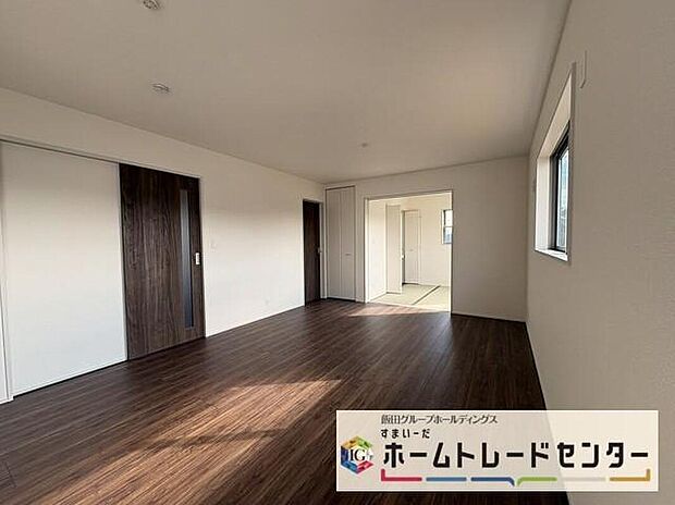 【リビング】◆LDKはご家族みんなが揃う大切な空間です♪テーブルやソファ、カーテン選び、レイアウトを考えるのも楽しいですね♪笑顔溢れる楽しい暮らしをイメージしながらご見学ください♪