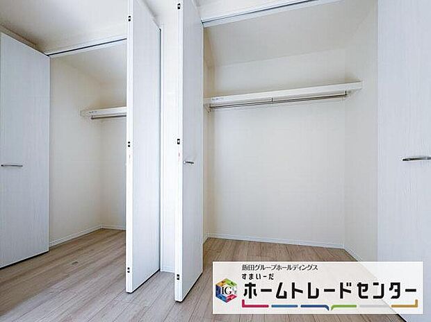 【リビング以外の居室】◆2階の各居室にはそれぞれ収納を完備！しっかりとした容量のスペースを確保しているので、お部屋は美しい空間を保てますね♪