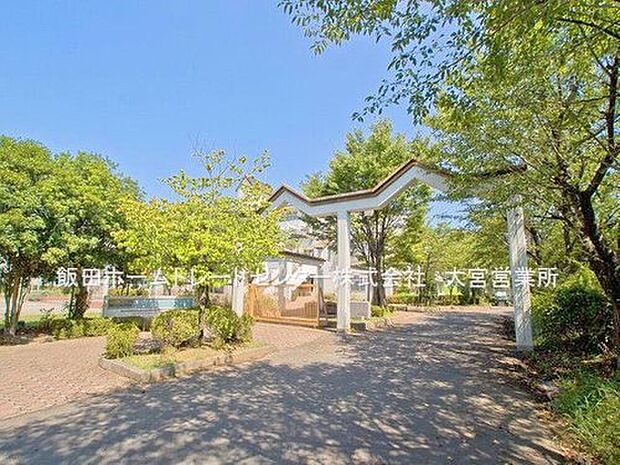 伊奈町立南中学校（約1,120m）