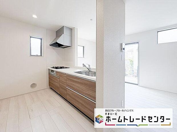 【キッチン】◆人気の対面式キッチン。お食事の準備をしながらでもご家族とのコミュニケーションを楽しめます♪ぜひご見学の際にはキッチンに立ち、生活をイメージしてください。