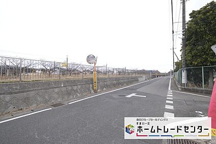 前面道路含む現地写真