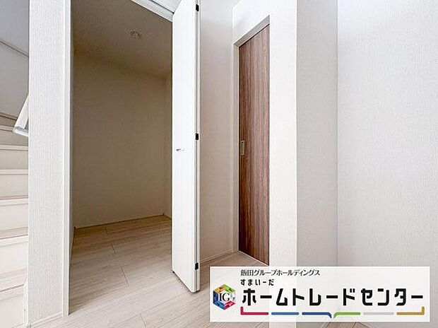 【収納】◆2階の各居室にはそれぞれ収納を完備!しっかりとした容量のスペースを確保しているので、お部屋は美しい空間を保てますね♪