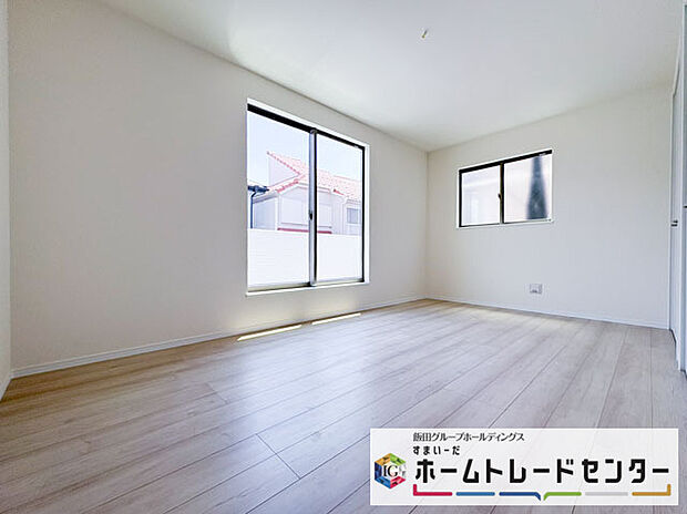 【リビング】◆LDKはご家族みんなが揃う大切な空間です♪テーブルやソファ、カーテン選び、レイアウトを考えるのも楽しいですね♪笑顔溢れる楽しい暮らしをイメージしながらご見学ください♪