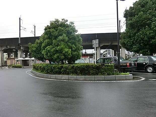 伊奈中央駅（約1,300m）