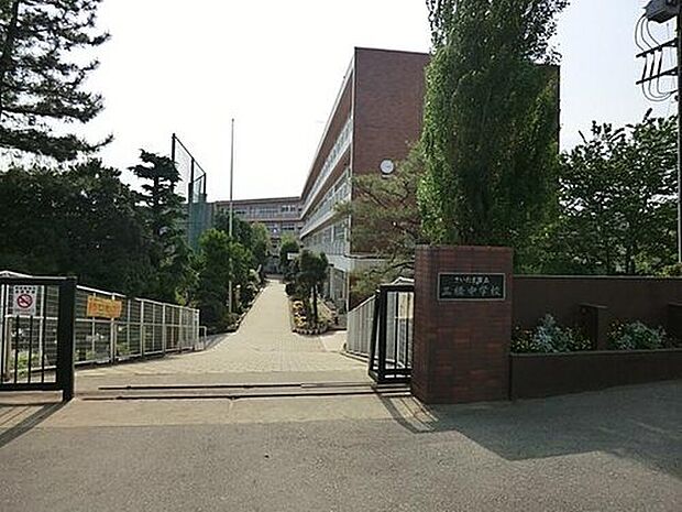 さいたま市立三橋中学校(約40m)