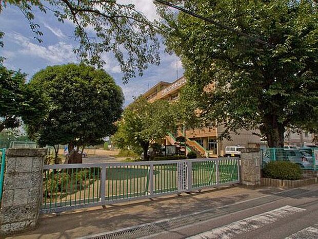 上尾市立上平中学校(約2,100m)