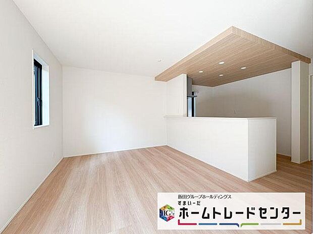 【リビング】◆LDKはご家族みんなが揃う大切な空間です♪テーブルやソファ、カーテン選び、レイアウトを考えるのも楽しいですね♪笑顔溢れる楽しい暮らしをイメージしながらご見学ください♪