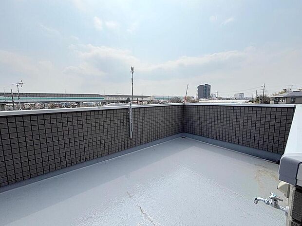 【屋上】◆空を身近に感じる開放感です。自分だけの屋上庭園がある暮らしが叶います。