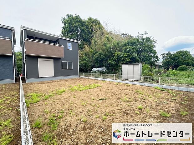 【庭】◆10坪以上の広々としたお庭では、BBQなどもできるゆとりのスペース♪