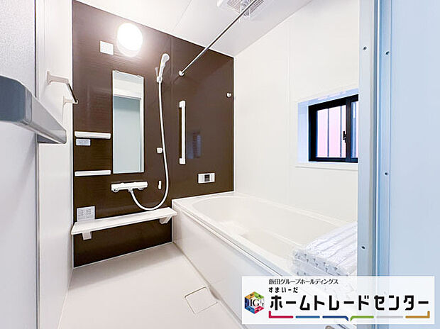 【浴室】◆毎日の疲れをいやす浴室は1坪タイプです。足を伸ばしてゆっくりとくつろげます。浴室暖房乾燥機も標準装備です♪