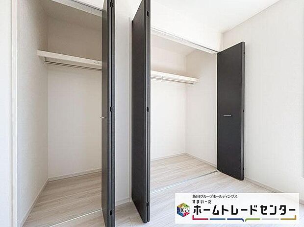【リビング以外の居室】◆2階の各居室にはそれぞれ収納を完備！しっかりとした容量のスペースを確保しているので、お部屋は美しい空間を保てますね♪