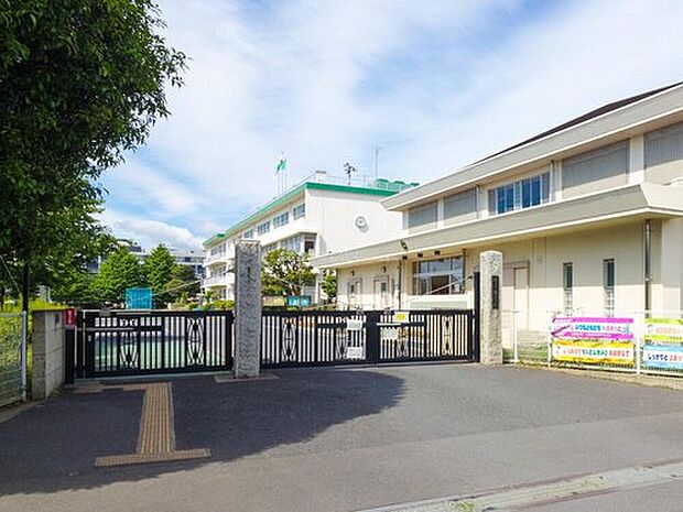桶川市立桶川小学校（約290m）