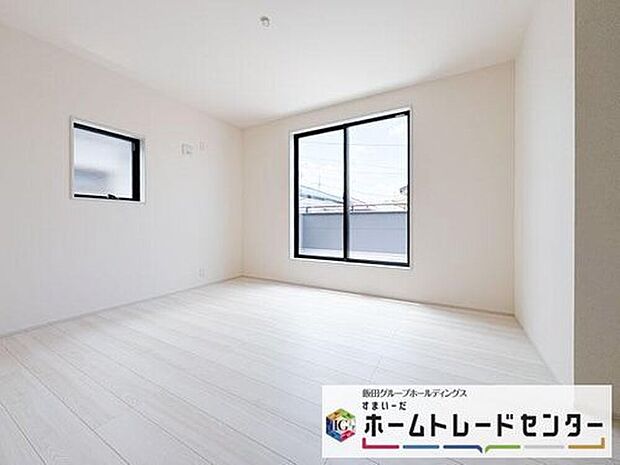【リビング以外の居室】◆居室のサッシにはペアガラスを採用、高い断熱性による省エネと結露対策に有効です。室内を快適な空間に代えてくれます。現地の通風や採光も実際にご確認下さいませ

