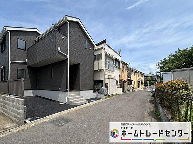 【前面道路含む現地写真】◆平日・お仕事帰りなど、いつでもご案内させていただきます！デザイン・目に見える設備面も大切ですが、耐震構造で地震に強い家の為、次代へ繋ぐ強固な住宅です。