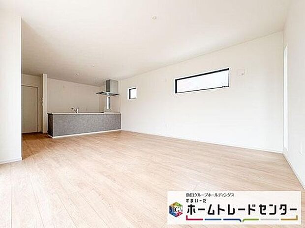 【リビング】◆LDKはご家族みんなが揃う大切な空間です♪テーブルやソファ、カーテン選び、レイアウトを考えるのも楽しいですね♪笑顔溢れる楽しい暮らしをイメージしながらご見学ください♪