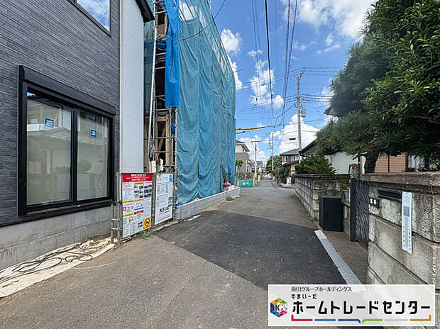 【前面道路含む現場写真】◆平日・お仕事帰りなど、いつでもご案内させていただきます！デザイン・目に見える設備面も大切ですが、耐震構造で地震に強い家の為、次代へ繋ぐ強固な住宅です。