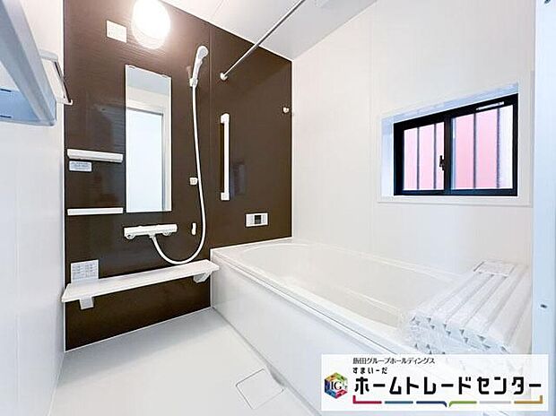 【浴室】◆毎日の疲れをいやす浴室は1坪タイプです。足を伸ばしてゆっくりとくつろげます。浴室暖房乾燥機も標準装備です♪