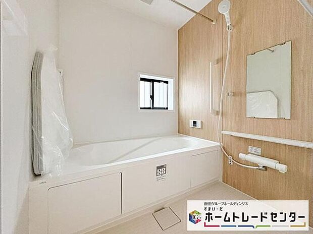 【浴室】◆毎日の疲れをいやす浴室は1坪タイプです。足を伸ばしてゆっくりとくつろげます。浴室暖房乾燥機も標準装備です♪