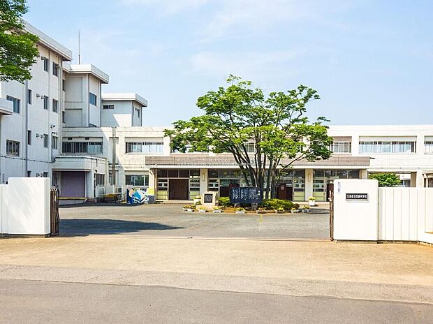 久喜市立菖蒲中学校(約2,000m)