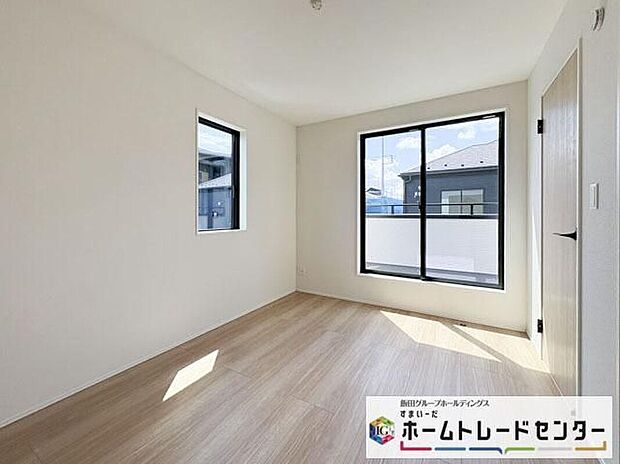 【リビング以外の居室】◆居室のサッシにはペアガラスを採用、高い断熱性による省エネと結露対策に有効です。室内を快適な空間に代えてくれます。現地の通風や採光も実際にご確認下さいませ
