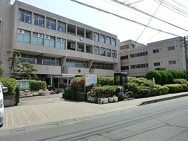 さいたま市立上小小学校（約600m）