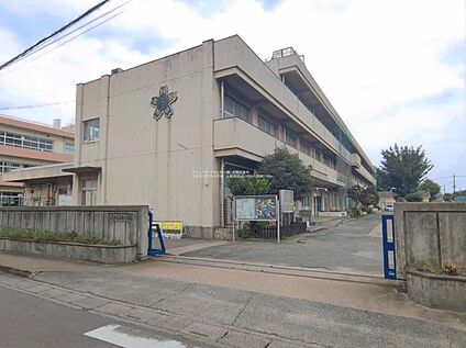 上尾市立大谷小学校 1100m (徒歩14分)