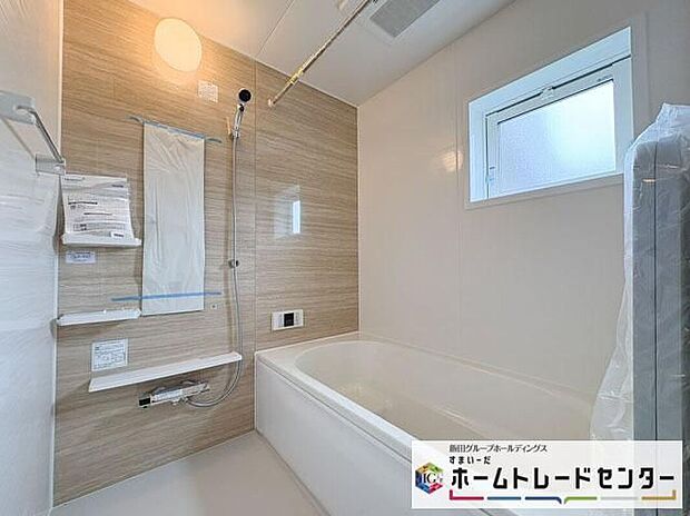 【浴室】◆毎日の疲れをいやす浴室は1坪タイプです。足を伸ばしてゆっくりとくつろげます。浴室暖房乾燥機も標準装備です♪