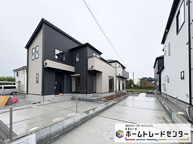 【前面道路含む現地写真】◆平日・お仕事帰りなど、いつでもご案内させていただきます!デザイン・目に見える設備面も大切ですが、耐震構造で地震に強い家の為、次代へ繋ぐ強固な住宅です。