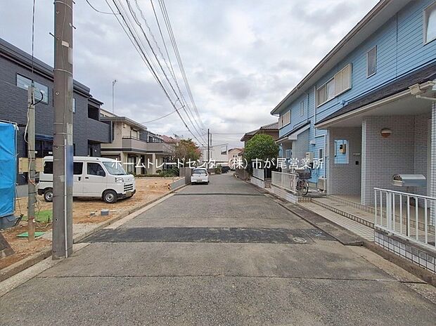 横浜市営地下鉄「川和町」駅まで1520m 、徒歩１９分です。「川和町」駅周辺は公園も多く、子育てに適した穏やかな街並み。