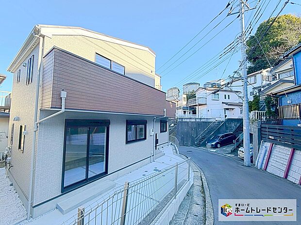 敷地面積３６坪☆カースペース１台分ございます！
リビングゆとりの１６．９９帖、４LDKプランです！ウォークインクローゼットございます♪