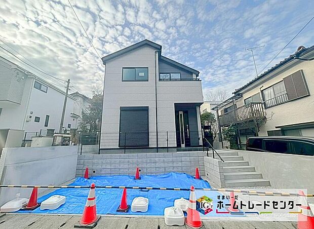 小田急小田原線「読売ランド前」駅まで徒歩１０分！京王相模原線「京王稲田堤」駅バス８分「日本女子大東門」停歩３分！
限定１棟　新築分譲住宅です☆