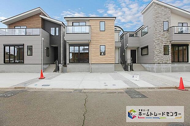 東急田園都市線「市が尾」駅まで徒歩18分、「あざみ野」駅バス10分「大場坂上」停歩5分☆
新築分譲住宅 3棟のご紹介です☆