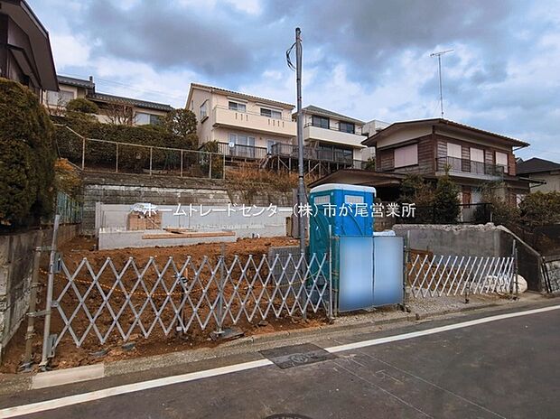 敷地５７坪超！カースペース並列２台分ございます♪
リビング広々２０．２５帖！収納たっぷり、ゆとりの４LDKプランです☆