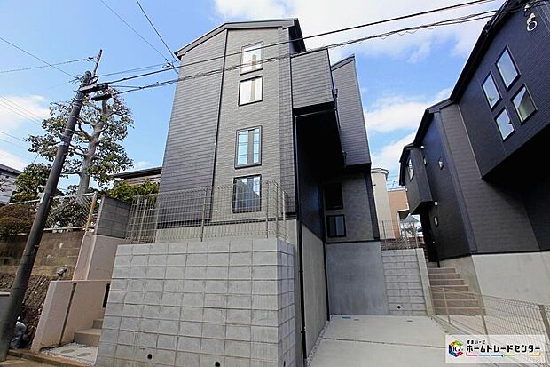 小田急小田原線「読売ランド前」駅まで徒歩１１分！
全４棟　新築分譲住宅です☆