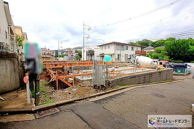 全棟 敷地30坪超!カースペース1台分ございます!リビングゆとりの16帖超!全居室に収納完備、3LDKプランです☆