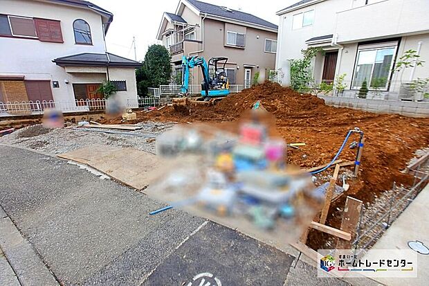 閑静な住宅街に立地します☆前面道路は開放感溢れる8.5m幅!もちろんお家の前は歩道になっておりますので、安心ですね♪