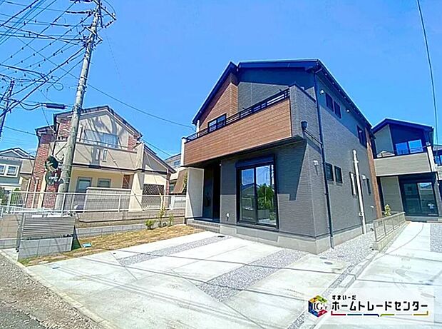 【現地外観写真】閑静な住宅街に立地☆全3棟 新築分譲住宅です☆
敷地面積41坪超、カースペース2~3台可(車種によります)
