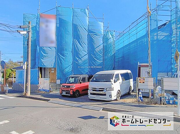 【現地外観写真】敷地５０坪超！カースペース並列２台分ございます☆