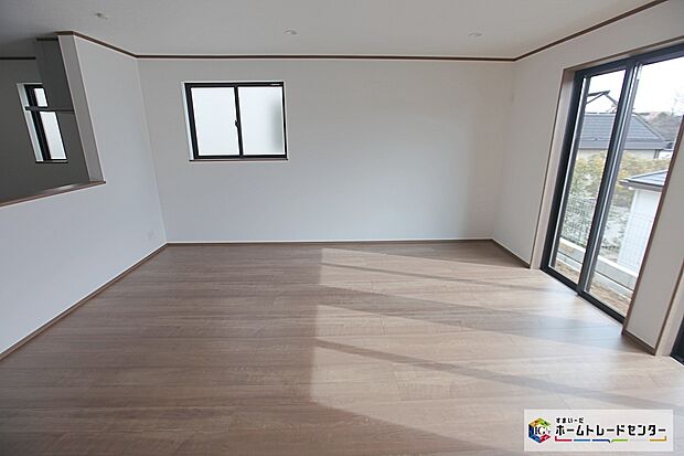 【リビング】LDKには自分好みのインテリアでレイアウト。季節ごとに模様替えなども、楽しみの一つとなりそうです♪