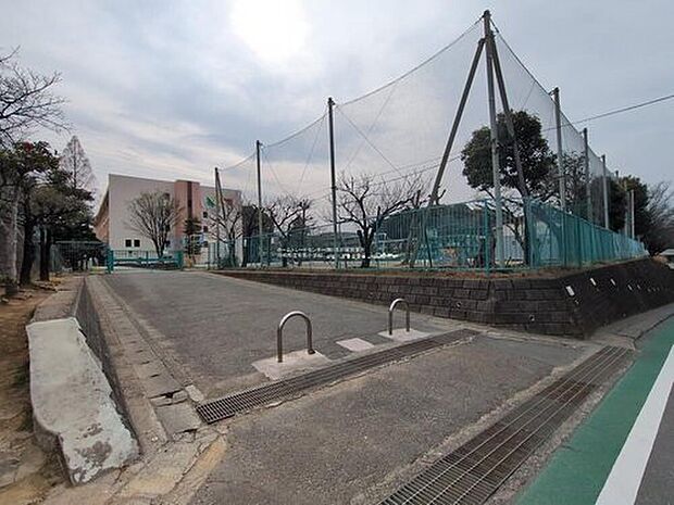 川崎市立有馬小学校(約1,700m)