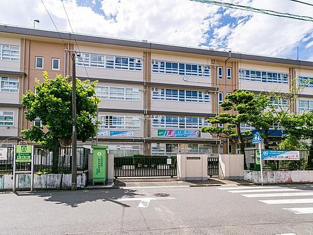 川崎市立渡田中学校(約1,800m)