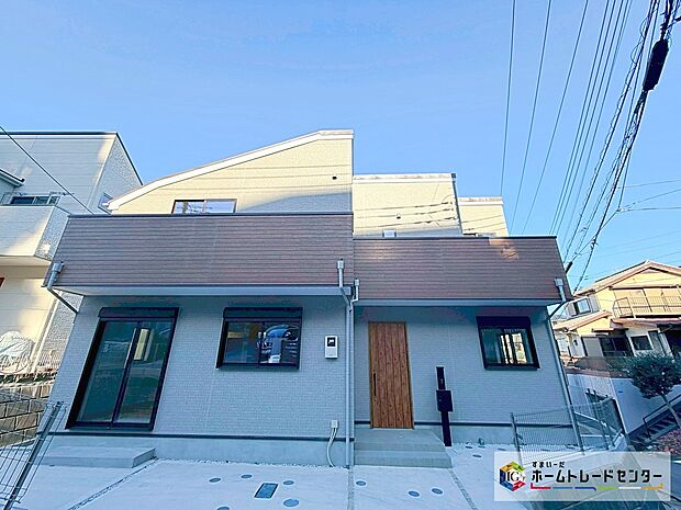 【現地外観写真】敷地面積３６坪☆カースペース１台分ございます！
リビングゆとりの１６．９９帖、４LDKプランです！ウォークインクローゼットございます♪