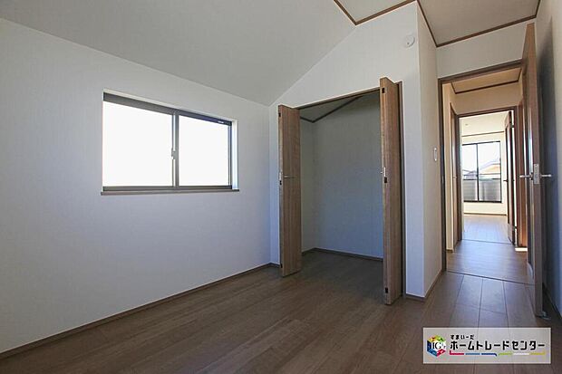 【リビング以外の居室】全居室２面採光で明るいお部屋となっております。