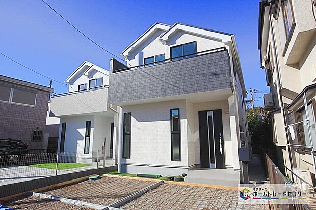 【現地外観写真】全居室２面採光＆収納豊富、ゆったり過ごせる４LDKプランです☆
子育て家族に人気の”対面式キッチン”採用♪