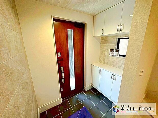 【ＴＶモニターインターホン】訪問者が一目でわかるカラーモニターを採用したインターホンは、お子様一人のお留守番も安心です♪