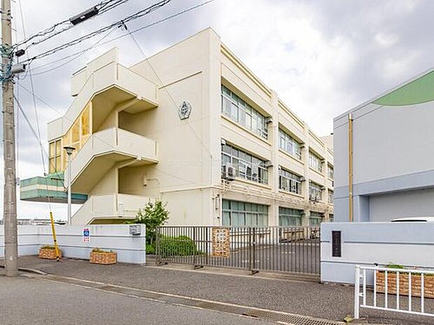 横浜市立中川中学校（約350m）